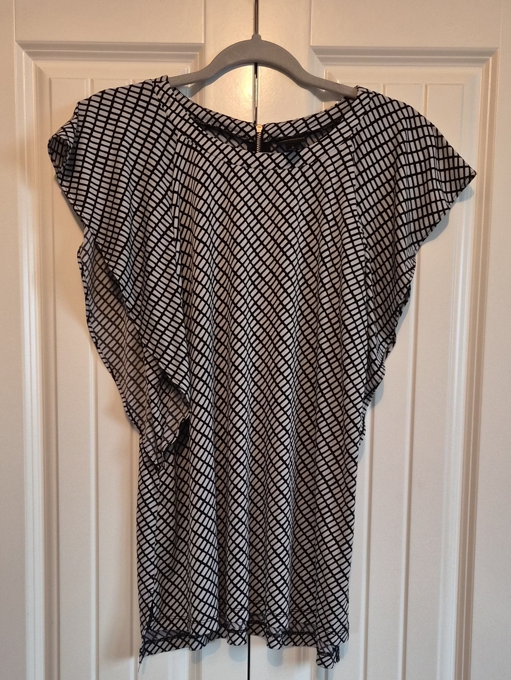 Worthington Black and White Geometric Short-Sleeve Blouse